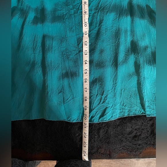 100% silk tank with lace underlay - Picture 2 of 4